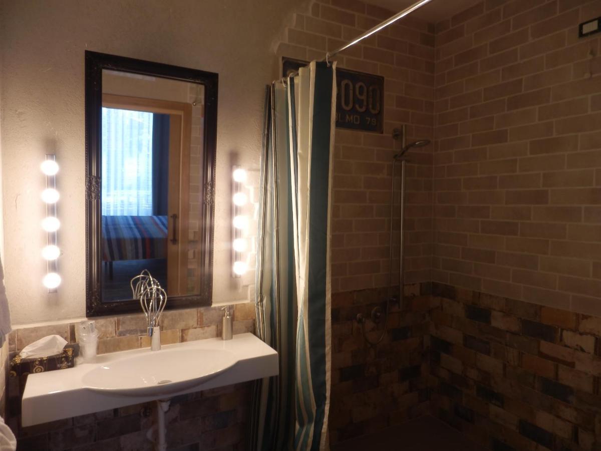 Bed and Breakfast Bb Sharingloft Сирмионе Экстерьер фото