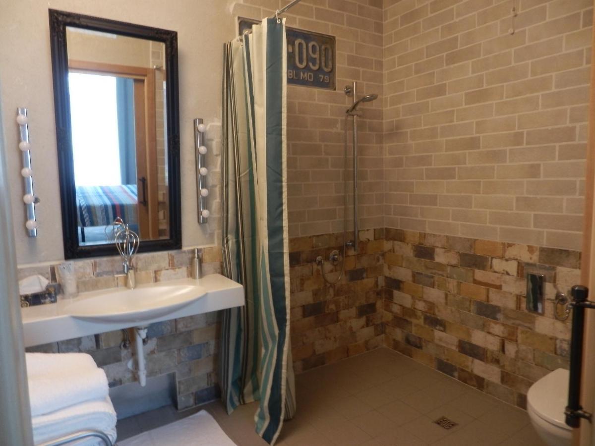 Bed and Breakfast Bb Sharingloft Сирмионе Экстерьер фото