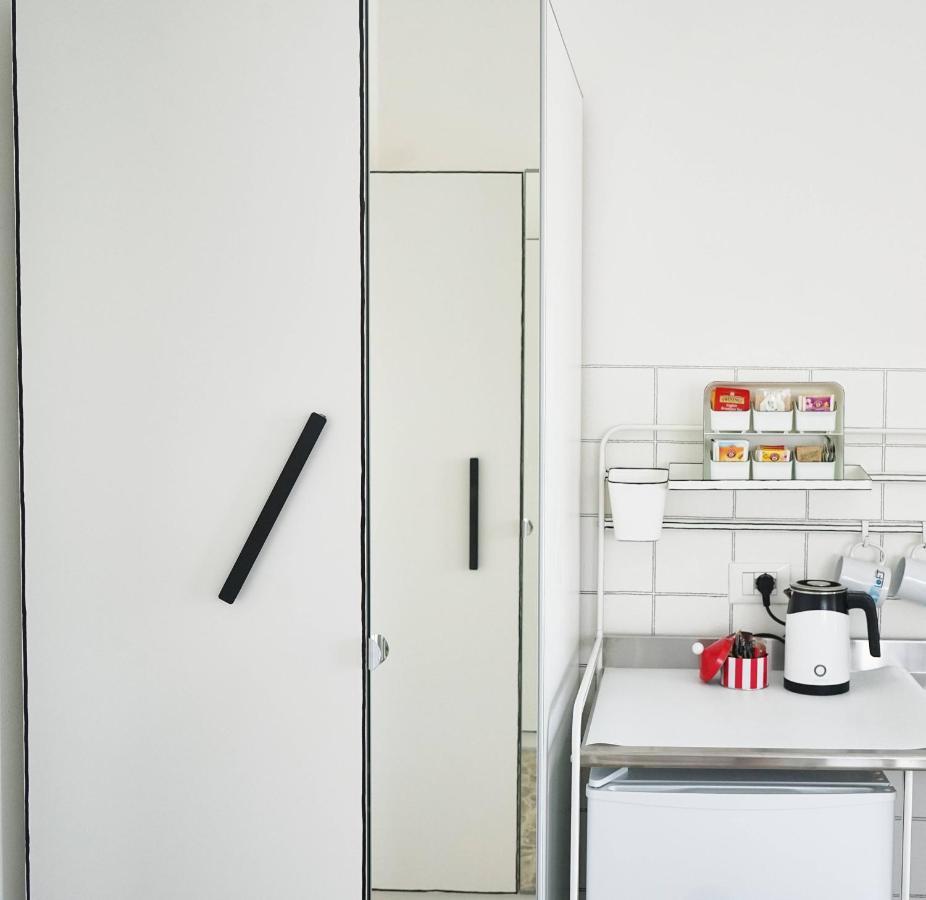 Bed and Breakfast Bb Sharingloft Сирмионе Экстерьер фото